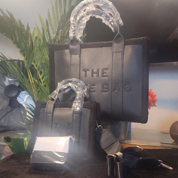 Black Tote Bag - Picture 3 of 12